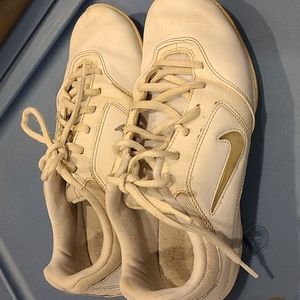 Nike Sideline II Cheer Sneaker 6.5